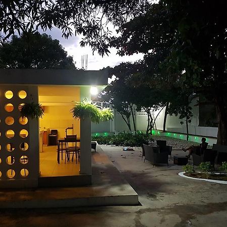 Trinity Lodge - Extended Stay Порт о Пренс Екстериор снимка