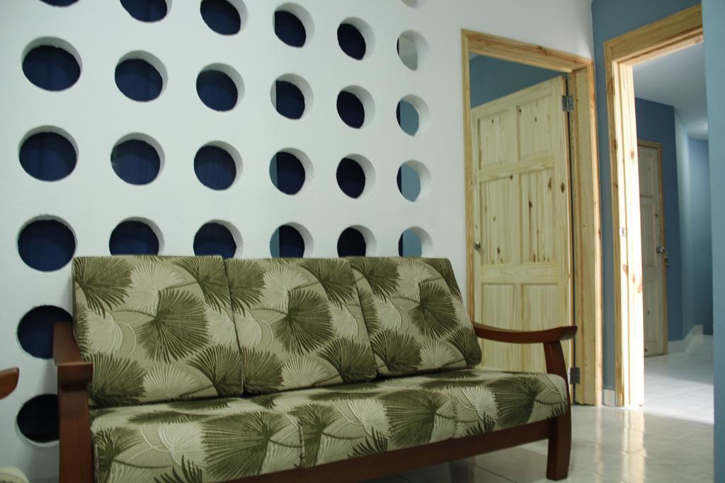 Trinity Lodge - Extended Stay Порт о Пренс Екстериор снимка