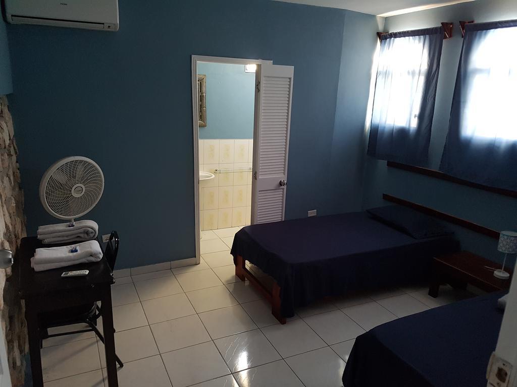 Trinity Lodge - Extended Stay Порт о Пренс Екстериор снимка